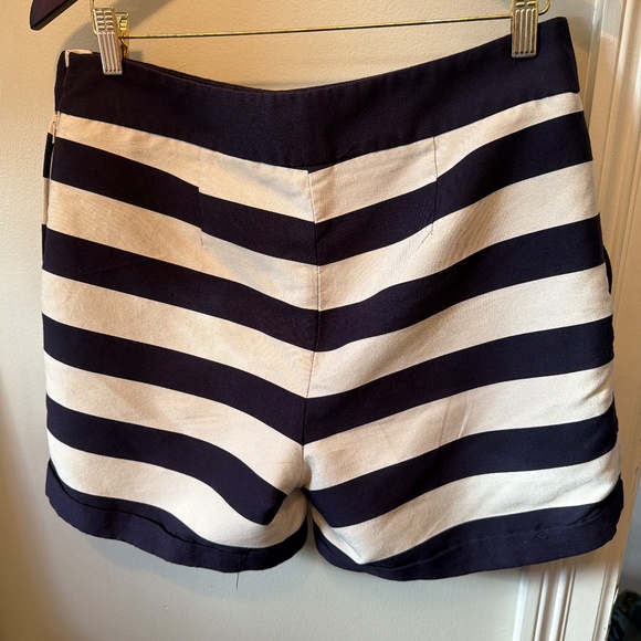 H & M striped shorts - Picture 2 of 4